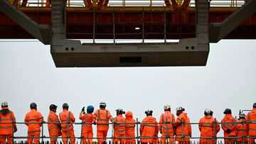 UK meets bridge milestone on new high-speed rail track