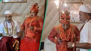 Couple wear Edo trad outfit, wife struggles to stand in tight corset: "I'm breathing on her behalf"