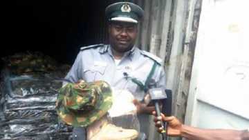 Hukumar Kwastam ta damke kwantena cike kayan Sojoji da makamai a jihar Ribas