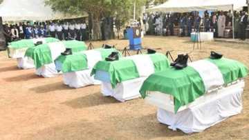 Hatsarin jirgi: An yiwa sojojin da suka mutu a yaki da Boko Haram birnewar girma, bidiyo