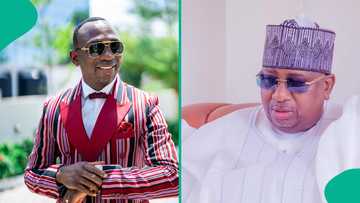 Malamin addini ya watsawa gwamna kasa a ido, ya ki karbar kyautar N30m a bainar jama'a