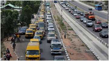 Commotion! Female passenger breaks bottle, stabs 42-year-old Lagos Uber driver over N4100 fare
