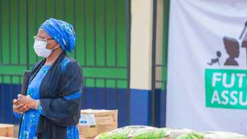 Aisha Buhari ta yi rabon abinci, magunguna, kayan aikin kula da masu Coronavirus