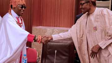 Sarkin Benin ya nesanta kansa daga zagin Buhari da Oshiomhole