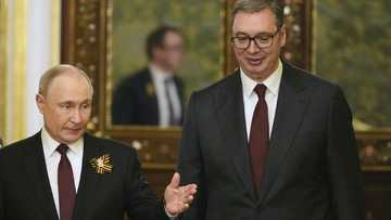Serbia's Vucic seeks low-price gas in Putin meeting