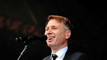 Alex Kapranos: chanteur de Franz Ferdinand, amant de Clara Luciani