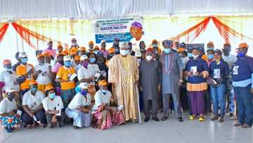 Joy as 200 traders, artisans benefit from lawmaker's empowerment programme in Lagos