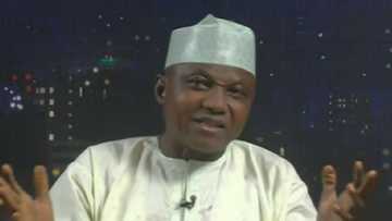 Kakakin Buhari, Garba Shehu ya ce farashin kayan abinci ya sauka a kasuwanni, ya bada misalai