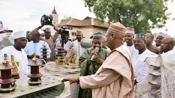 Hotuna: Ganduje ya raba taransfoma 100 sakamakon rashin wutan lantarki a sassan jihar Kano