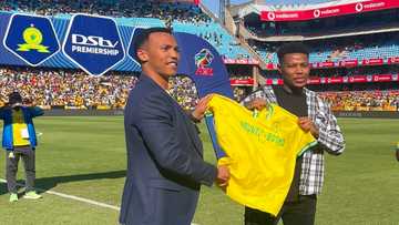 Bongani Zungu completes homecoming to former club Mamelodi Sundowns
