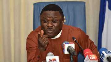 Gwamna ya umarci kwamishinansa da ya tafi jinyar tsohon shugaban majalisar dattawa a Landan