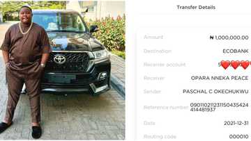 Cubana Chiepriest makes random lady a millionaire on last day of 2021, blesses her with N1 million