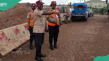 Wani mutumi sanye da kayan 'yan sanda ya saita bindiga, ya harbe jami'in FRSC