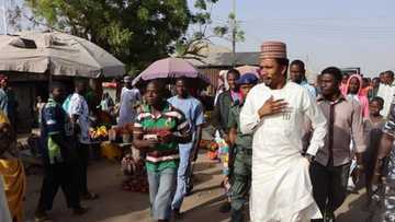 'Yan daba dauke da makamai sun tare Sanatan APC, sun bukaci N2m a take