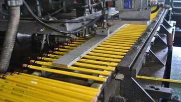 Bayan shekaru aru-aru, an fara hada fensir a Najeriya