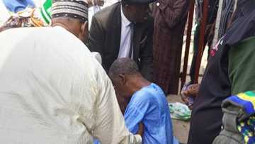 Dattijo mai goyon bayan Atiku ya yanke jiki ya fadi ana tsaka da shagalin mika wa Atiku satifiket din takara