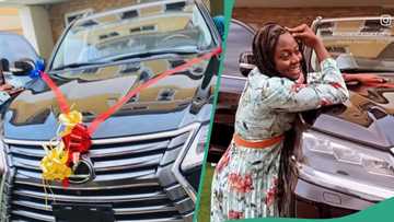 Video of Gospel singer Adeyinka Alaseyori stunned as she got gifted a new whip: "Unlimited Grace"