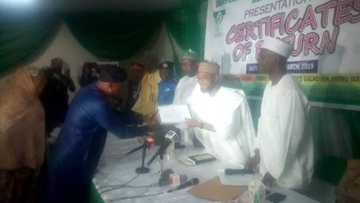 Yanzu Yanzu: Hukumar INEC ta gabatar da takardar shaidar cin zabe ga Ahmadu Fintiri a Adamawa