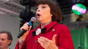 Que devient Mireille Mathieu? Sa biographie, sa vie privée et ses actualités