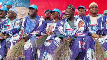 2023: Masoyan Tinubu sun dage, sabuwar kungiya ta fara jawowa jigon APC mutane a Jihohi 36