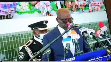 Dogarin Gwamna Obaseki ya yanke jiki ya fadi a wajen bikin rantsar da shi (bidiyo)