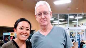 Man who overheard that woman forgot her wallet at home helps her, pays for lady's shopping