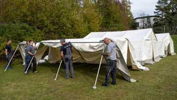 Tents for asylum seekers stir debate in Austria