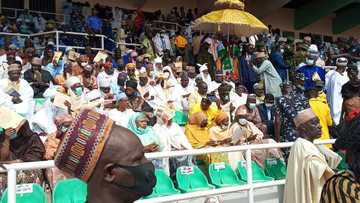 Hotunan yadda Kano ta cika ta batse da manyan mutane yayin da ake bikin bai wa Sarkin Kano sandar mulki