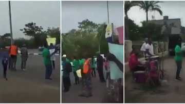 Nigerian man organises music concert in front of bank for debiting him wrongly, his fans gather in viral video