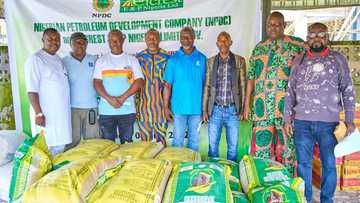 Elcrest on Behalf of OML 40 JV Donates Relief Items to Gbetiokun Communities in Delta State