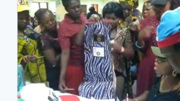 Jam'iyyar APC na karban katin zaben mata suna basu Atamfa a Edo (Bidiyo)