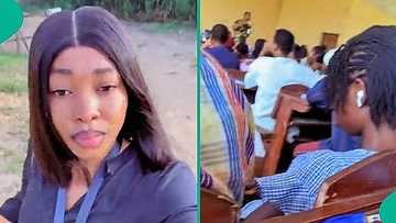 OOU lecturer angrily ends his class after student began blasting loud music through speaker