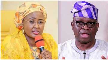 Ya zama dole ki yi bayanin abunda ya faru da masu hana ruwa gudu a Aso Rock – Fayose ga Aisha Buhari