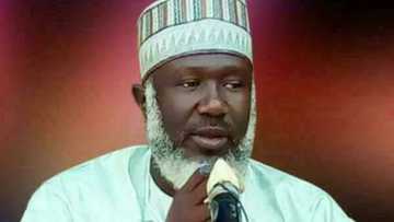 Sheikh Guruntum ya yi wa'azi ga maza masu bin shafukan matan da ke raye-raye da nuna tsiraici