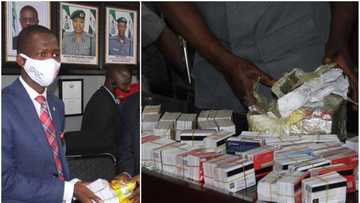 Kano: An damke wani da katunan ATM kimanin 5500 boye cikin buhun wake yana kokarin tafiya Dubai