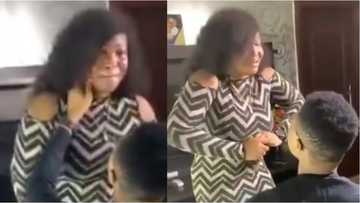Moment pretty lady bursts into tears as boyfriend finally asks for her hand in marriage, video goes viral
