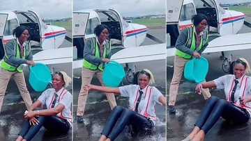 "Please don't faint o": After 10 years, Lady achieves dream of becoming pilot, captain pours water on her in video