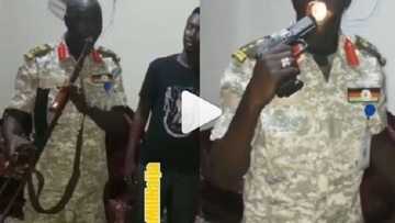 Soja marmari daga nesa: Babu wata bindiga da zata iya kashe ni a duniyar nan - Bidiyon wani matsafin soja