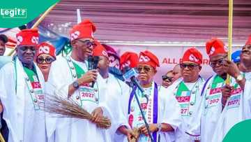 Sanatoci 2 da yan majalisar makilai 3 sun canza jam'iyya, sun koma jam'iyyar APC