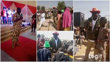 Kind Nigerian soldier makes out time, spends Christmas with poor kids in war-torn state, gives them gifts