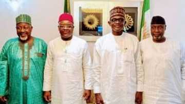 Labari Da Ɗuminsa: Tsohon Babban Hafsan Sojin Ƙasa, Ihejirika, ya shiga APC