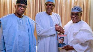 Dubi Hotunan shugaba Buhari yayin ganawar sirri da manyan baki daga jihar Ogun a fadar sa ta Villa