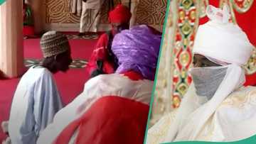 Bayan neman taimako, Sanusi II ya gwangwaje dattijo da makudan kudi a bidiyo