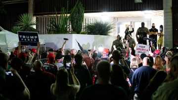 Zanga-zanga: Magoya bayan Trump sun yi wa ofishin ƙidayar ƙuri'u ta Arizona ƙawanya