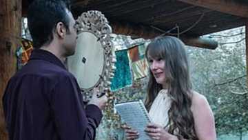 Kwamacala: Wata mata ta rabu da saurayinta ta kuma auri kanta