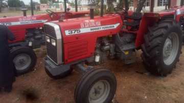 PDP: ICPC ta kwace motocin aikin gona daga hannun tsohonSanata, ta raba wa jama'arsa a Bauchi