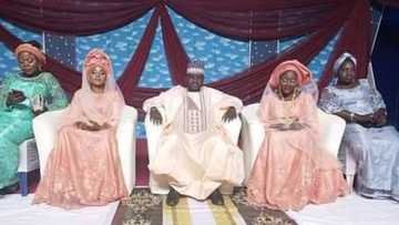 Hotunan auren matashin da yayi wuff da tsulan-tsulan 'yammata 2 a rana daya