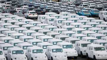 More automakers drop earnings guidance over tariffs