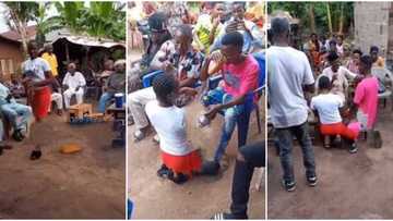 No bridesmaids or rich clothes: Nigerian couple marry wearing slippers and casual clothes, video goes viral