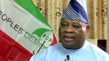 Adeleke ya Ba Tsofaffin Jami’an Gwamnati Sa’a 48 Su dawo da Kadarorin Dake Hannunsu